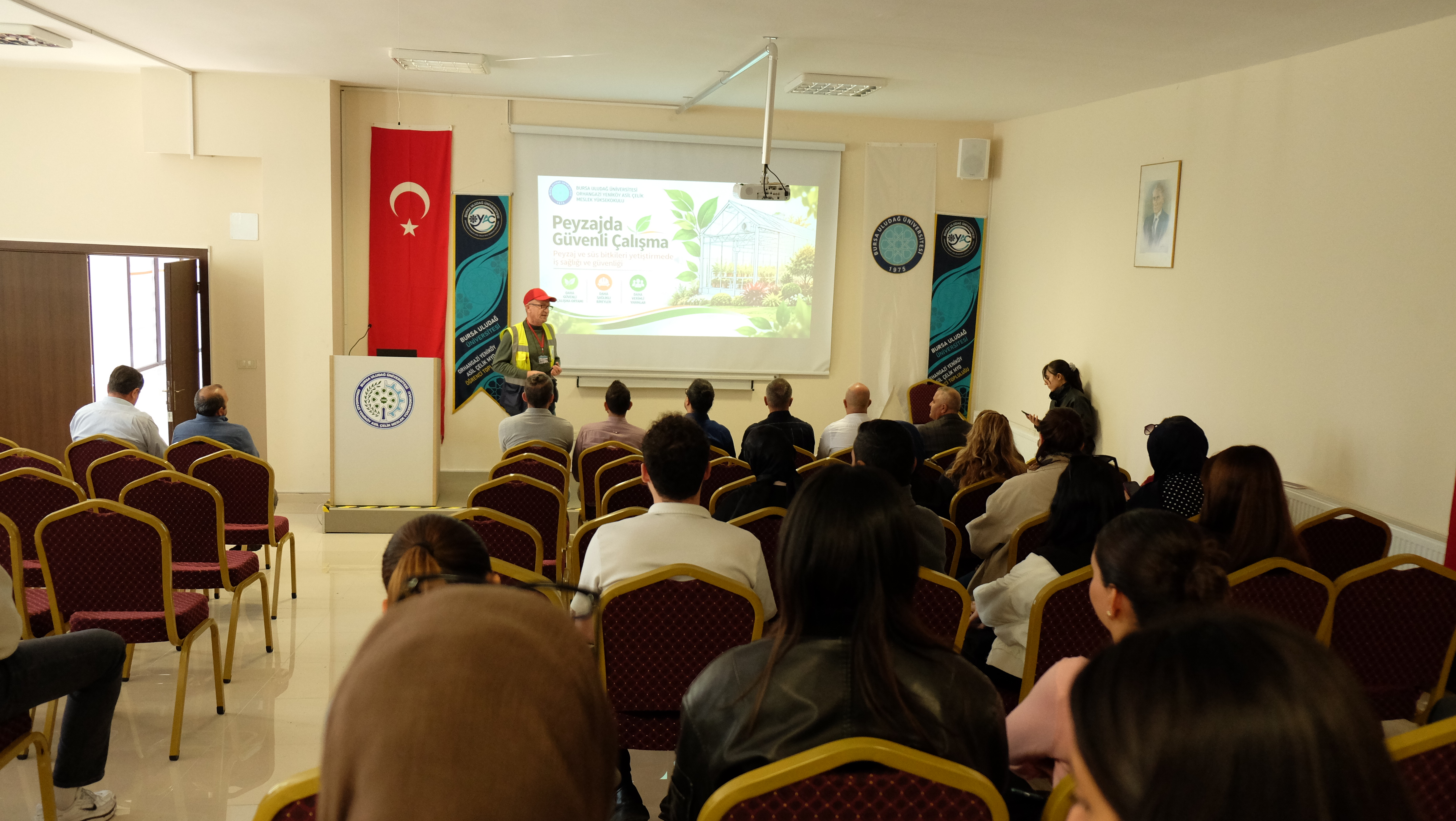 OYAÇ MYO Peyzaj ve Süs Bitkileri Yetiştiriciliği Programında “İSG Farkındalık Eğitimi” Düzenlendi